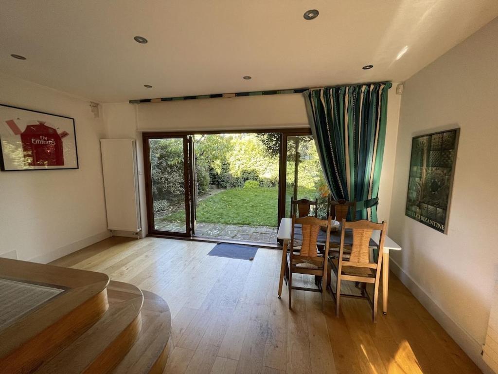 Beautiful 5-Bedroom Townhouse ロンドン エクステリア 写真